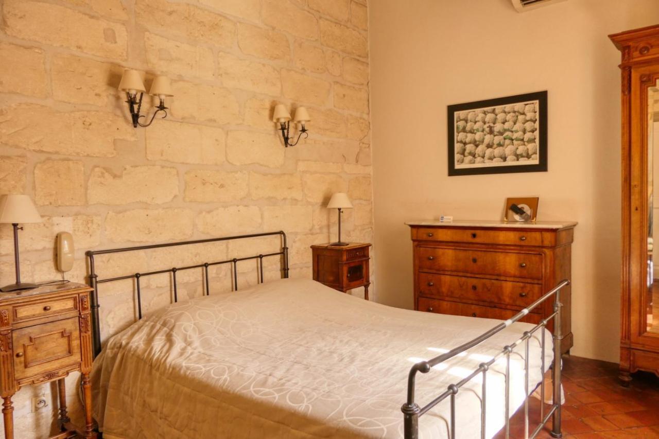 Au Saint Roch - Hotel Et Jardin Avinyon Dış mekan fotoğraf