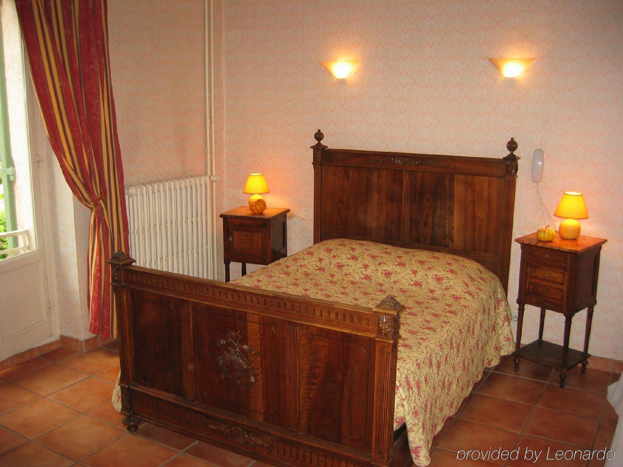 Au Saint Roch - Hotel Et Jardin Avinyon Dış mekan fotoğraf