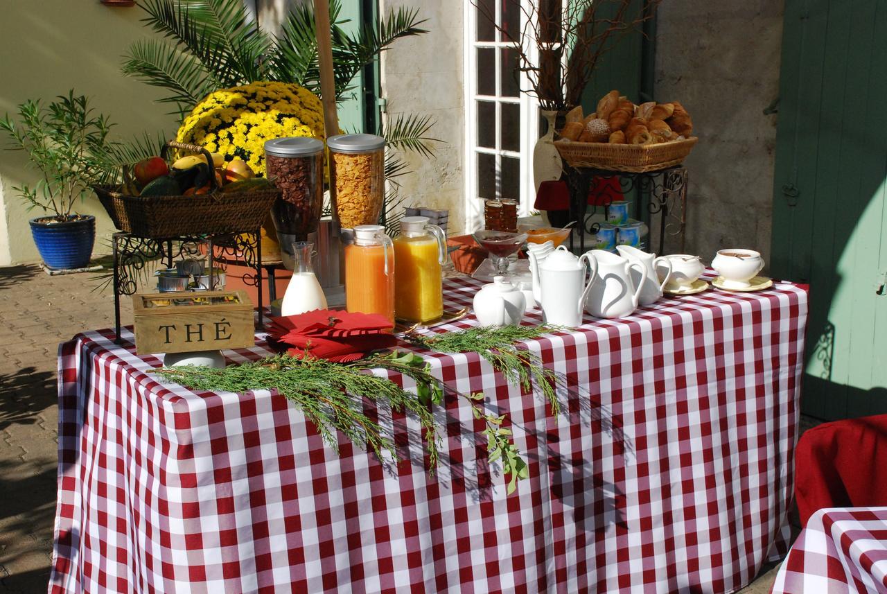 Au Saint Roch - Hotel Et Jardin Avinyon Dış mekan fotoğraf