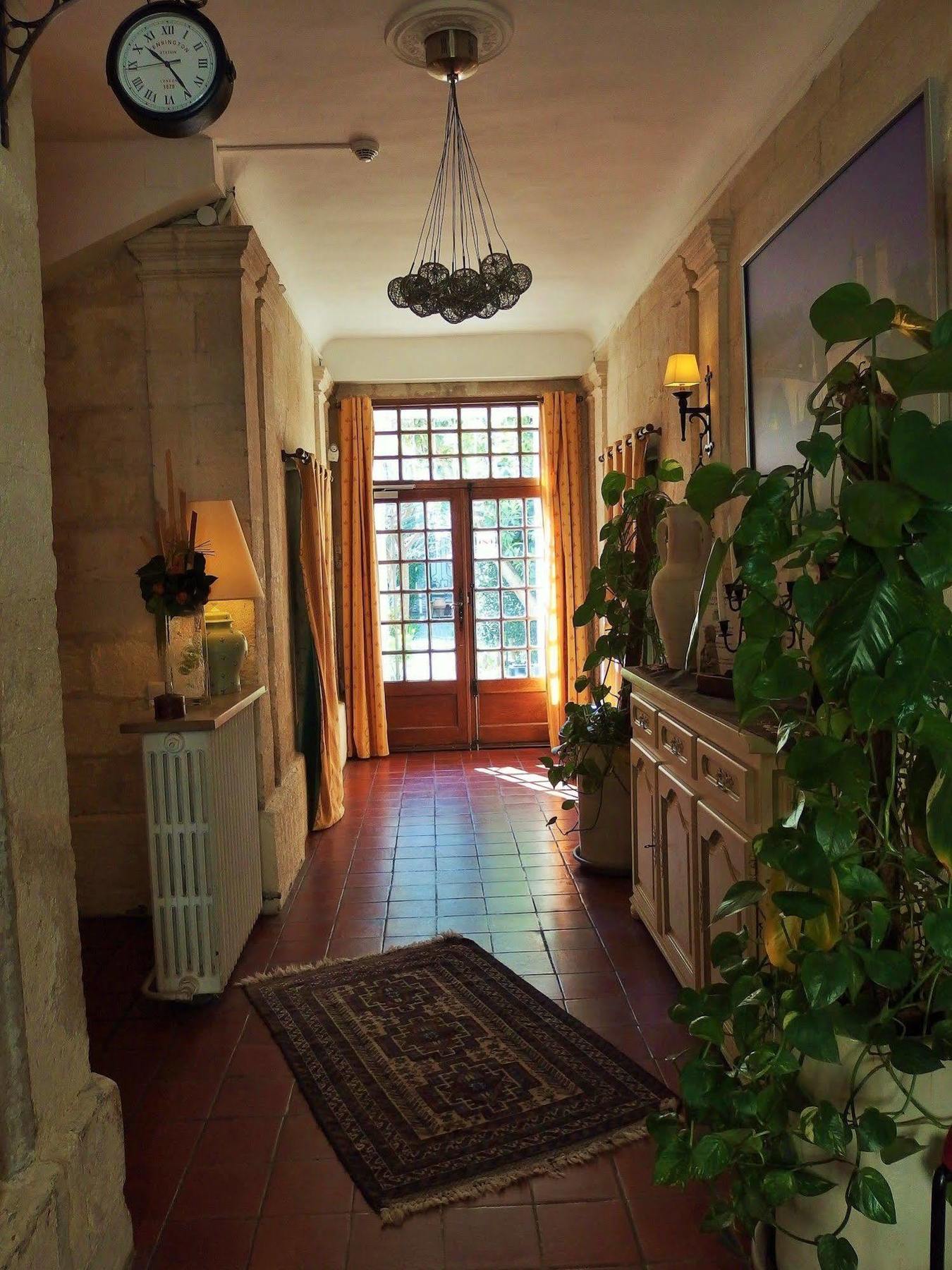 Au Saint Roch - Hotel Et Jardin Avinyon Dış mekan fotoğraf
