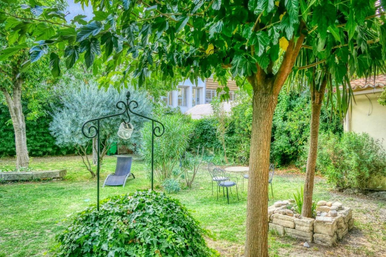 Au Saint Roch - Hotel Et Jardin Avinyon Dış mekan fotoğraf
