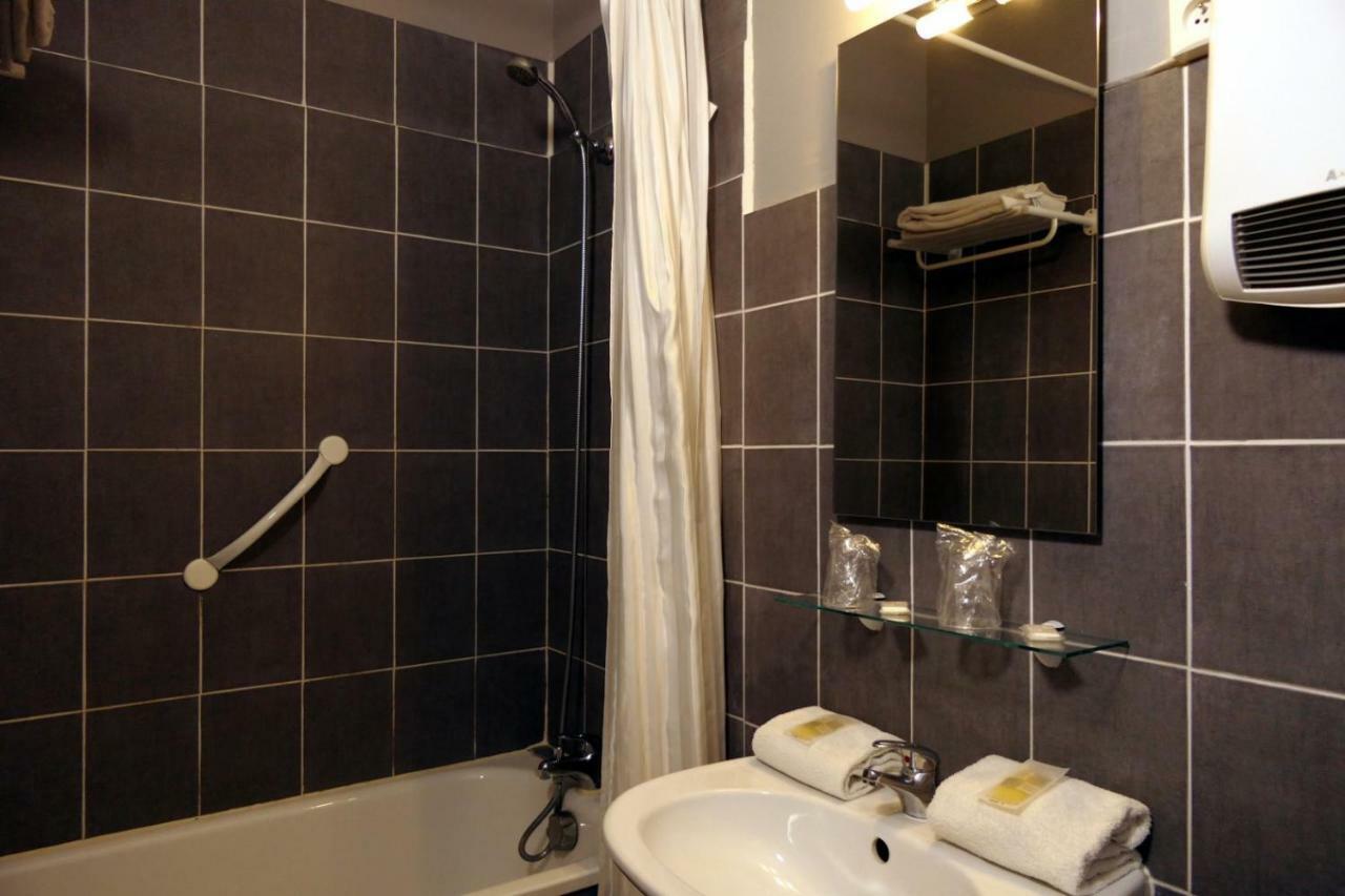 Au Saint Roch - Hotel Et Jardin Avinyon Dış mekan fotoğraf